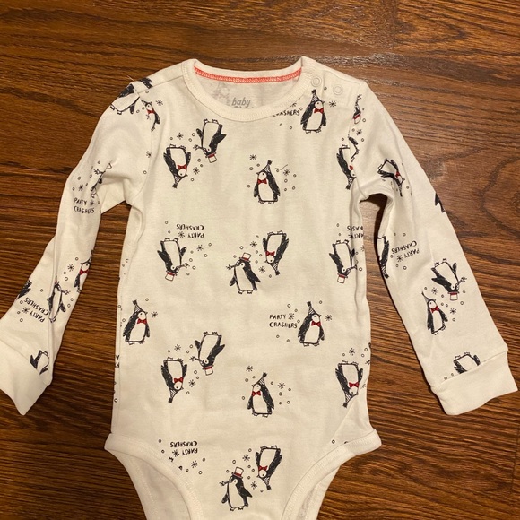 Set of onesies BRAND NEW - Picture 2 of 3